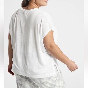 Athleta women’s large top white short sleeve T-shirt release breezy summer tee